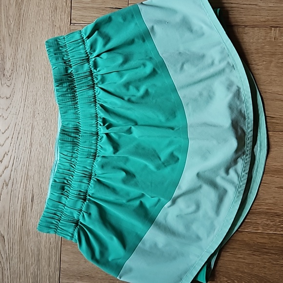 Lululemon skirt - Picture 5 of 9